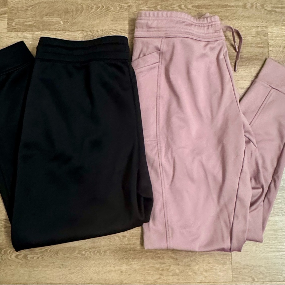 32 Degrees Heat Women's Midweight Tech Commuter Joggers (Black and Mauve)